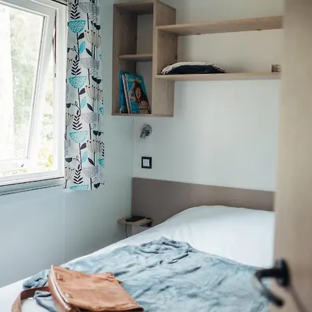 Mobil Home Xxl 4 Chambres - Camping La Pointe De Roscoff Exterior photo